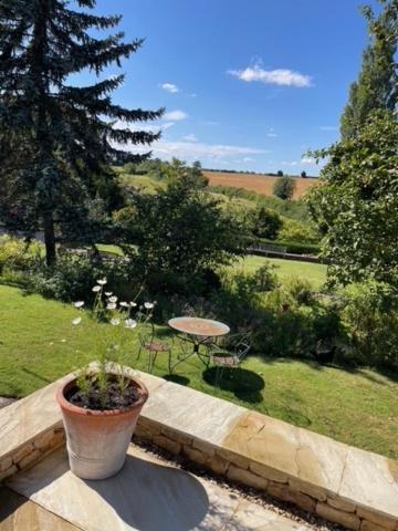 Masons Cottage, An Idyllic Retreat In An Area Of Outstanding Beauty, Close To Blenheim Palace, Oxford & The Cotswolds Stonesfield Экстерьер фото